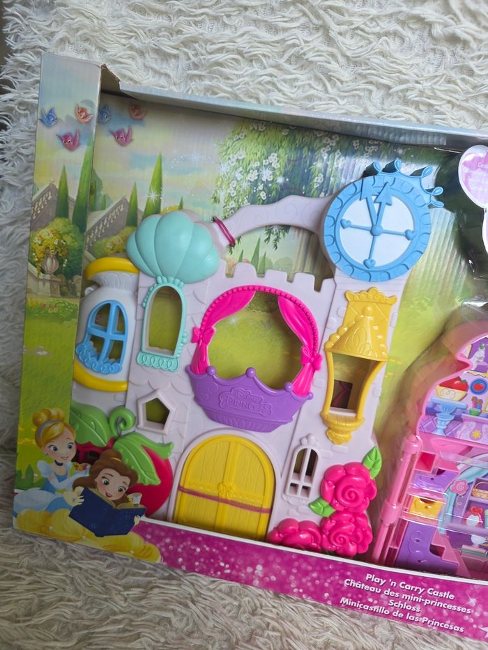 Poupee figurine disney princesse little kingdom le château des princesses + cendrillon disneyland paris - disney store - hasbro - photo numéro 2