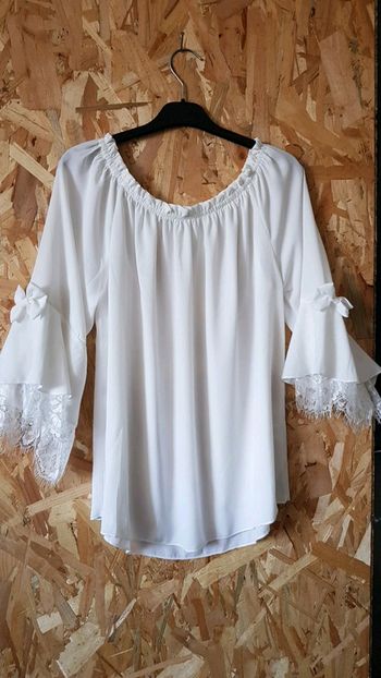 Haut blanc dentelle noeud