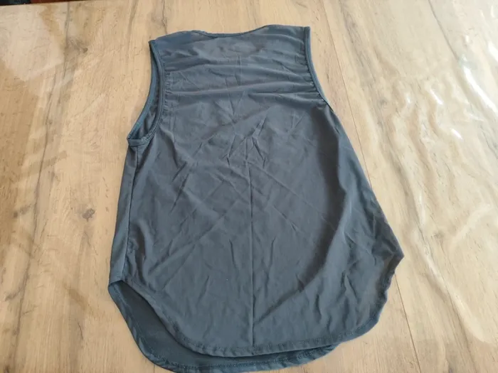 Débardeur gris T.S Femme - Polyester - Coupe ample - Très bon état - photo numéro 3