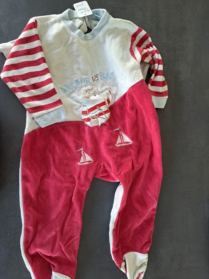 pyjama  rouge 18 mois