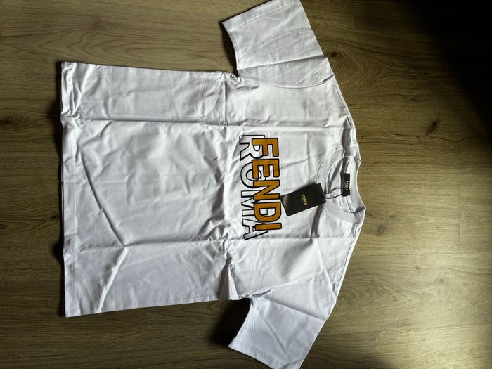 Fendi t shirt