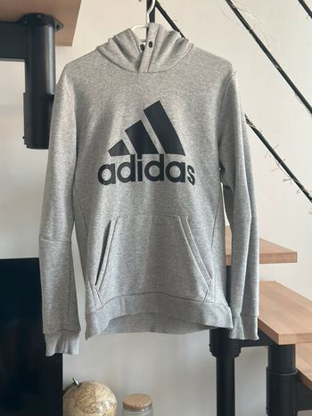 Sweat à capuche Adidas gris – Logo noir – Très bon état