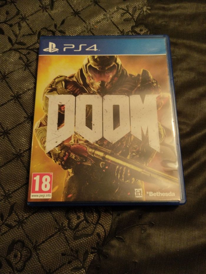 Jeux vidéo Ps4 DOOM