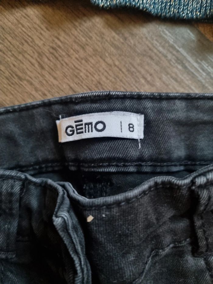 Lot de 2 pulls, 1 jean et un short. Fille. Taille 7/8ans. Tape à l'œil, Gémo. NEUF et en T E - photo numéro 5