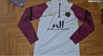 T-shirt s