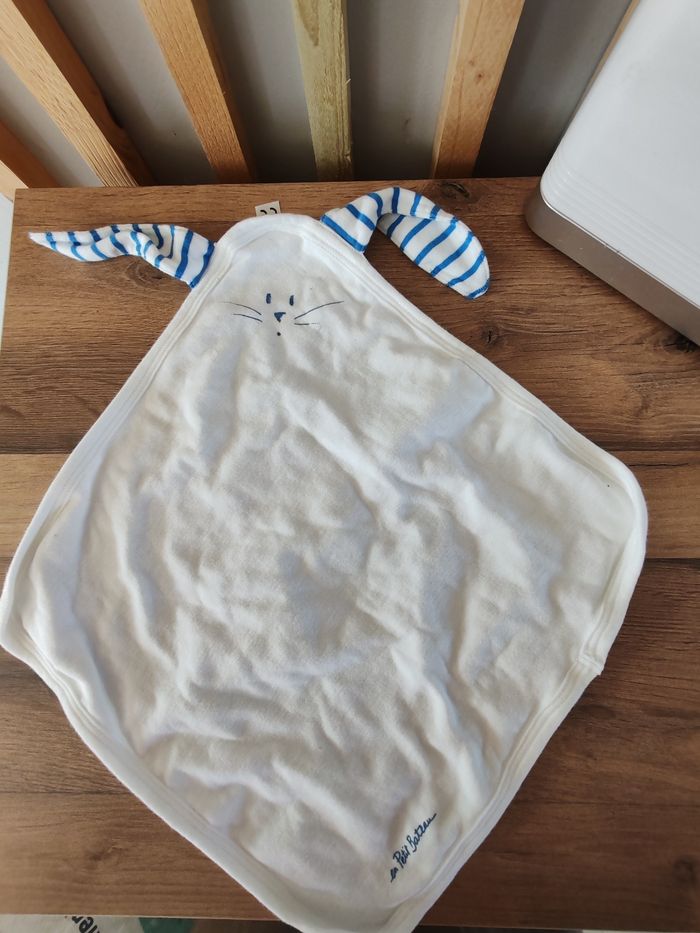 Doudou plat Lapin petit bateau