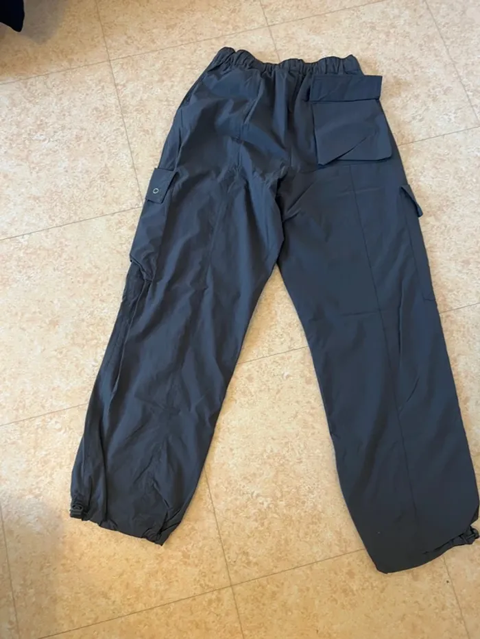 Pantalon cargo Zara tour de taille élastique age 11/12 ans - photo numéro 2