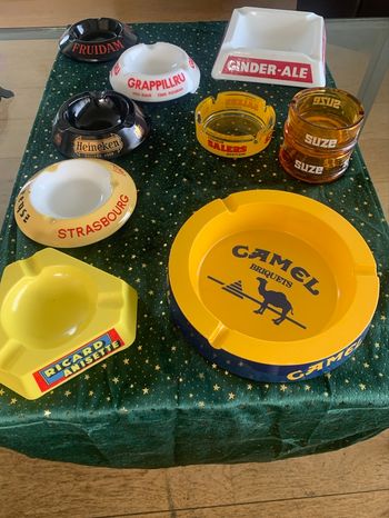 Cendriers publicitaire intacte