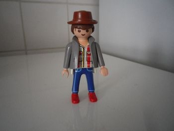 HOMME PLAYMOBIL