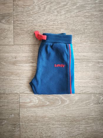 Jogging Levi's
