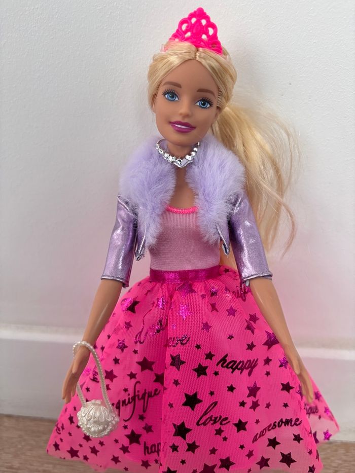 Poupée Barbie Princesse Aventure et accessoires Mattel
