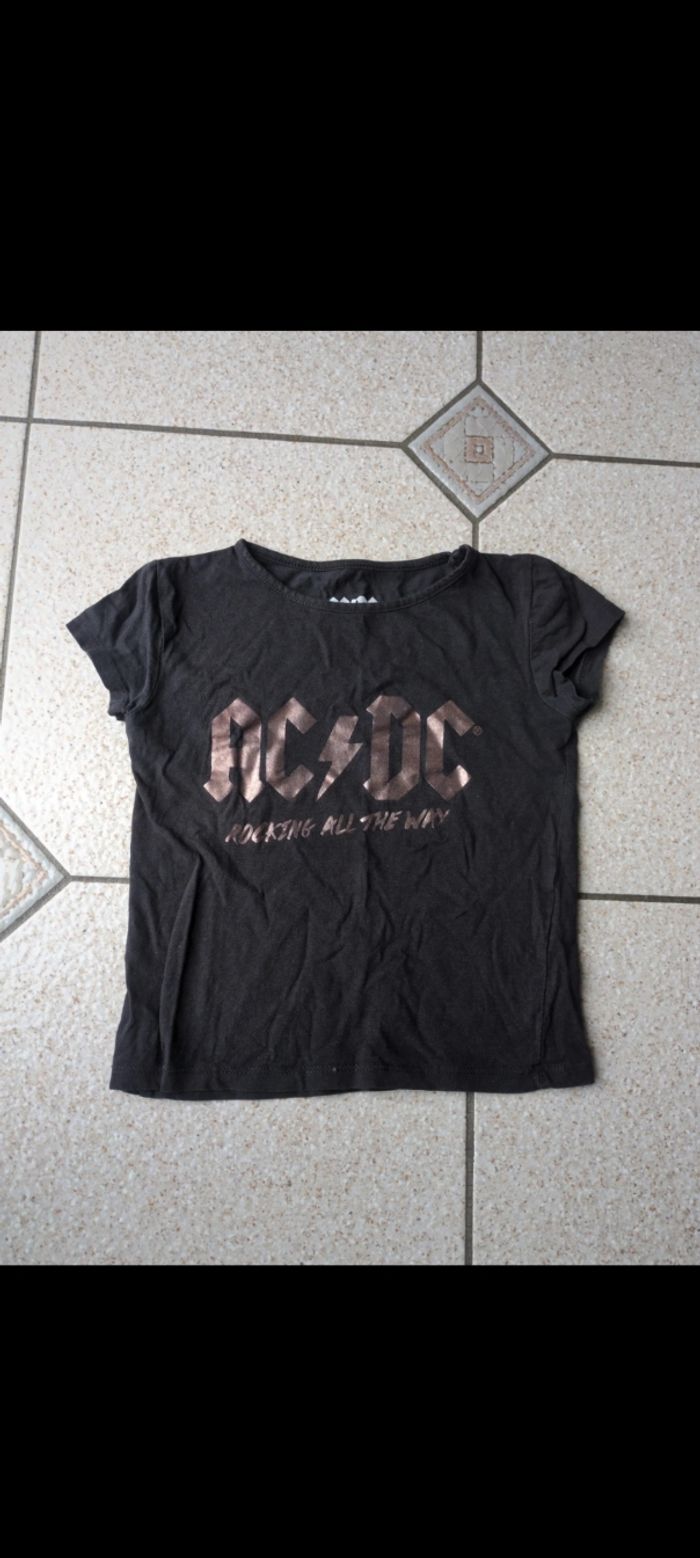 T-shirt ac/DC 6 ans noir et rose