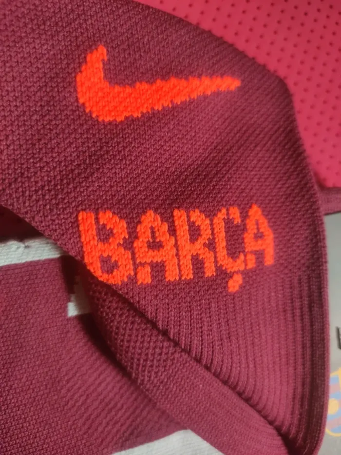 Chaussettes de foot FC Barcelone, Nike Authentique Officiel taille 38/42, Neuf - photo numéro 2