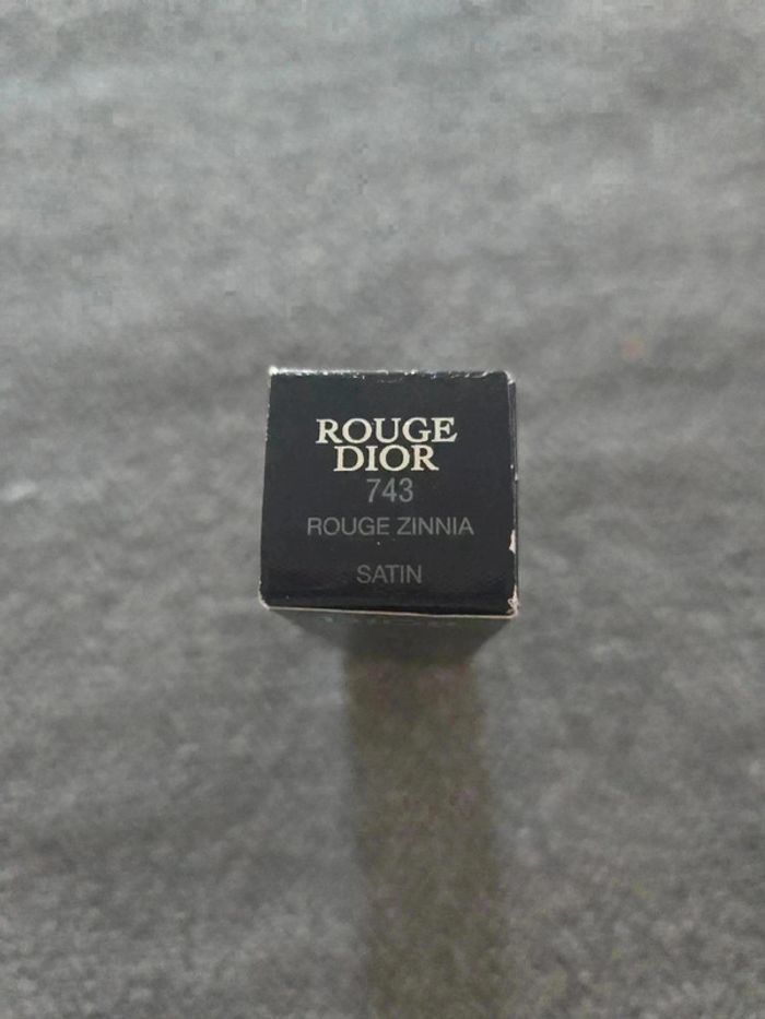 Rouge à lèvres dior rouge zinnia 743 - photo numéro 2