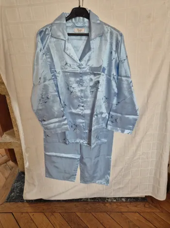 pyjama en satin taille 42-44