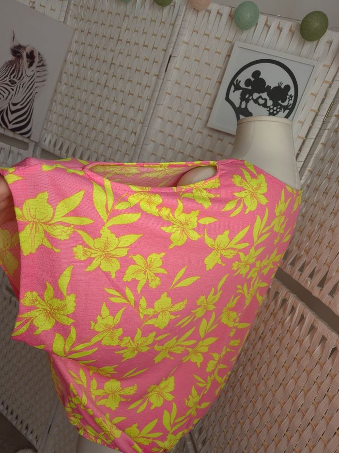 💕Jolie blouse rose poudré aux motifs floraux jaune acidulé avec collier femme TXl / 42 mosquitos 💕 - photo numéro 6