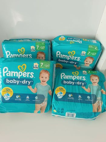 4 paquets Pampers taille 7