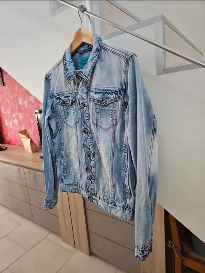 Veste en jean effet usé - photo numéro 4