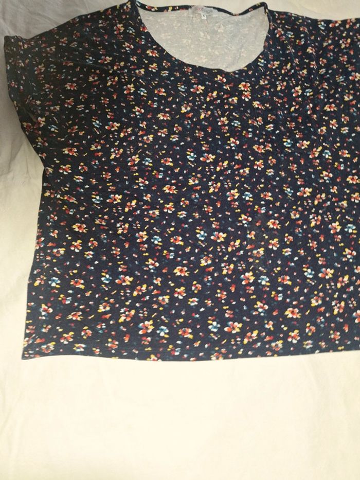 Tee-shirt  fleuri - photo numéro 5