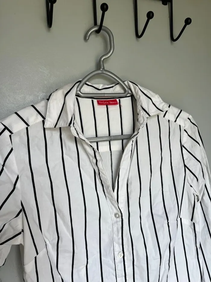 Chemise blanche et noire - photo numéro 2