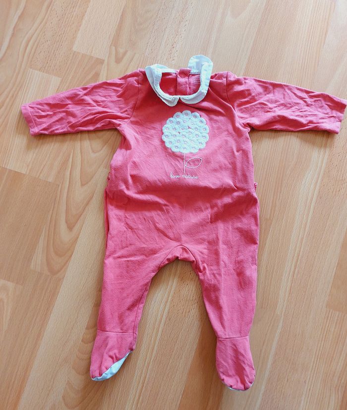 Lot 15 pièces filles : bodies + pyjamas + pulls + pantalons bon état 9 mois - 71 cms - photo numéro 2
