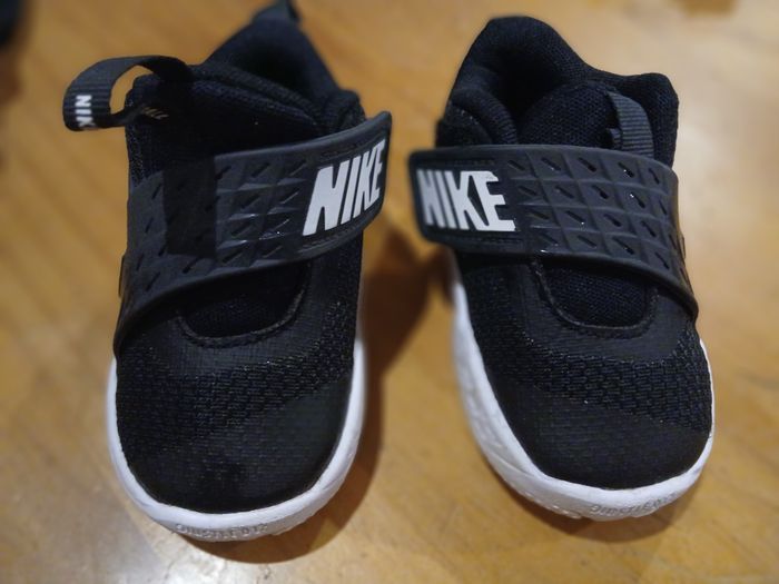 Chaussure Nike bebe taille 21 - photo numéro 5