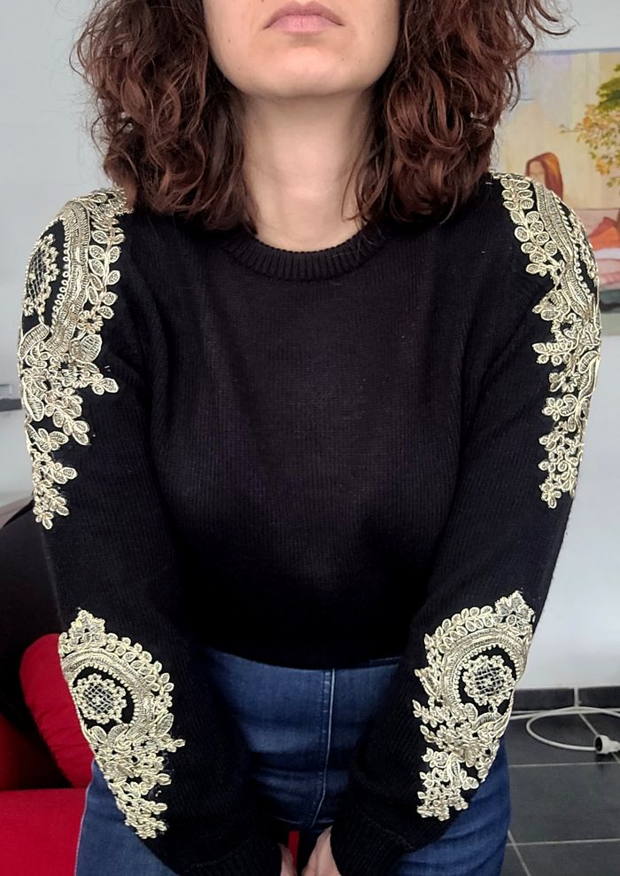 Pull noir brodé doré brandebourg 36 vintage fêtes - photo numéro 2