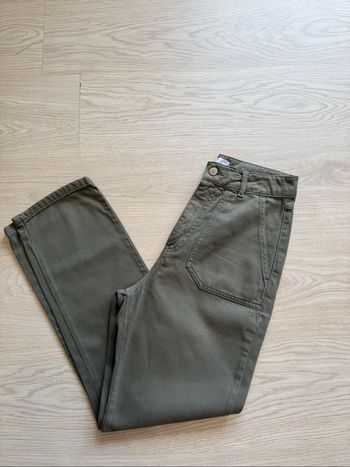 Jean taille haute droit kaki au printemps Paris taille 36 S