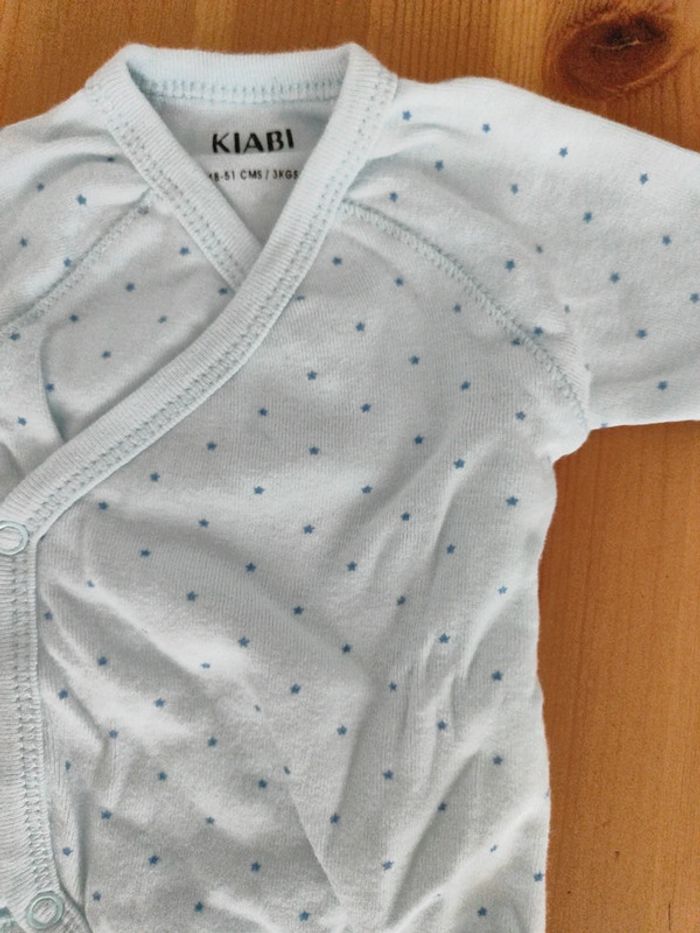 Lot 2 bodies et 1 pyjama Kiabi - photo numéro 5