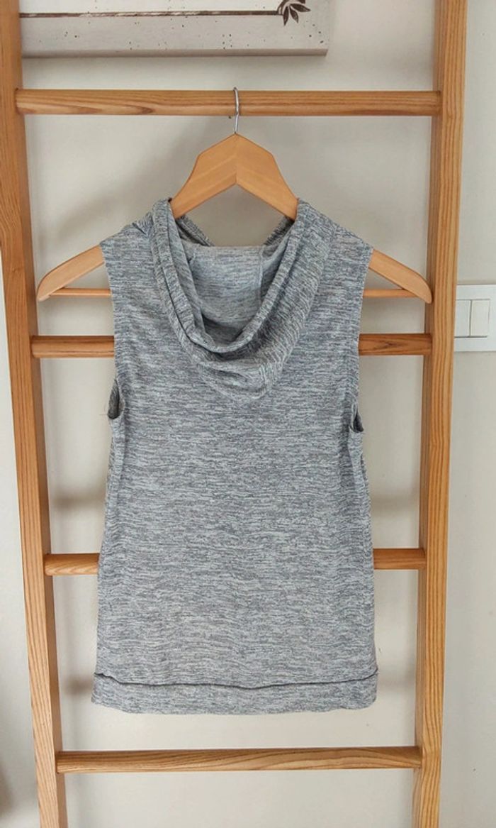 Blouse débardeur sans manche avec capuche T 34 - photo numéro 3