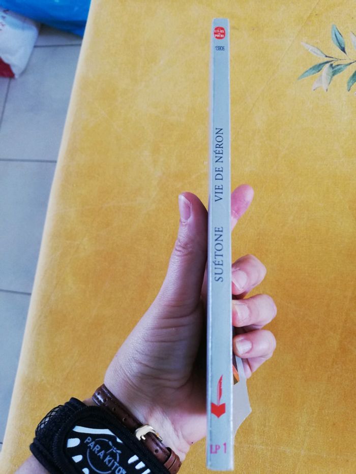 Livre. Vie de Neron. Suetone. Scolaire - photo numéro 4