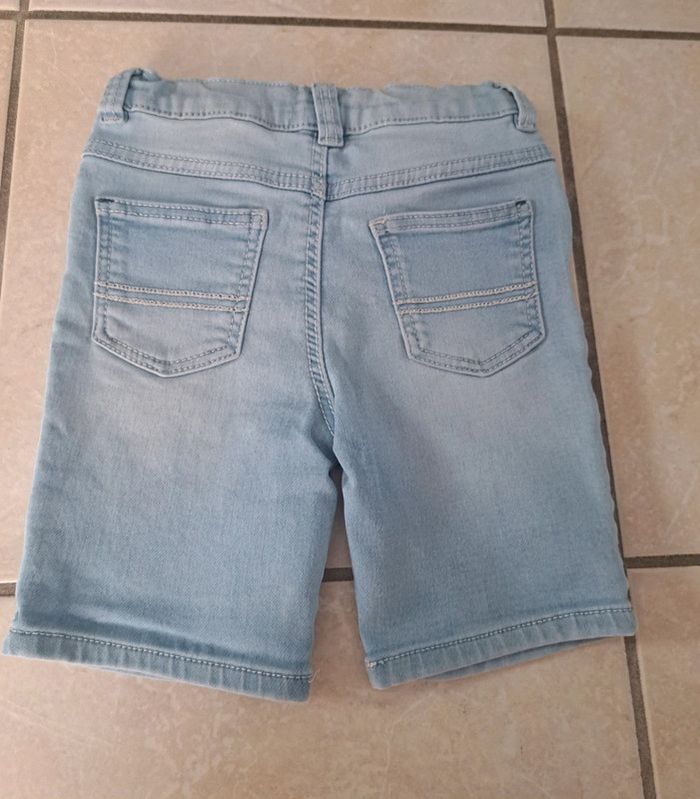 Bermuda en jean bleu ciel 👦  2 ans/92 cm In Extenso en TBE - photo numéro 3