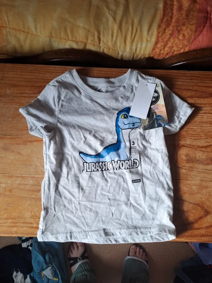 Tee shirt