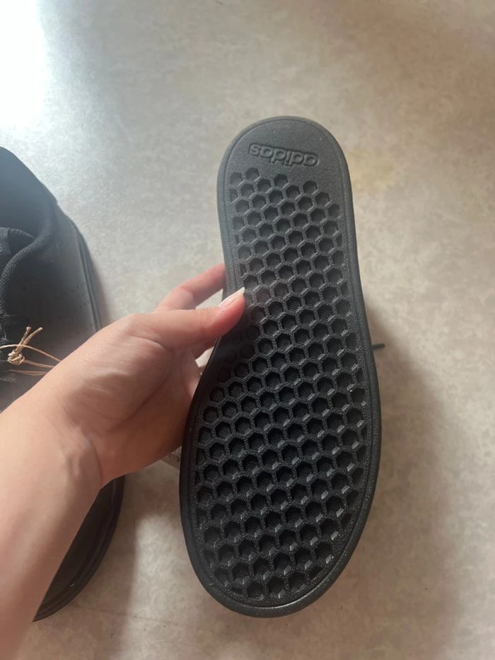 Chaussure Adidas mixte taille 38 neuve - photo numéro 5