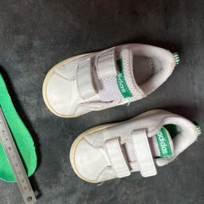 Baskets blanches et vertes fermeture scratch 21 Adidas - photo numéro 2