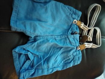 Short et ses bretelles