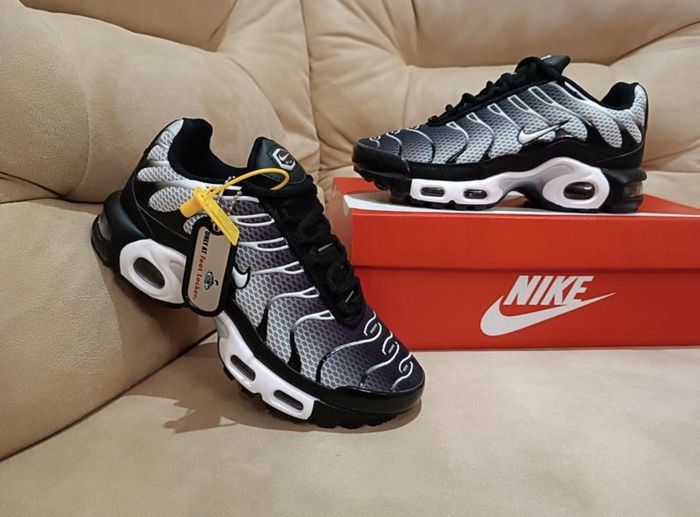 Nike tn noir gris blanc enfant 35 - photo numéro 4