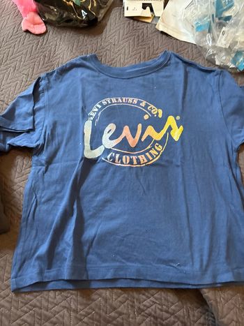 TEE shirt Levîs en 12 ans