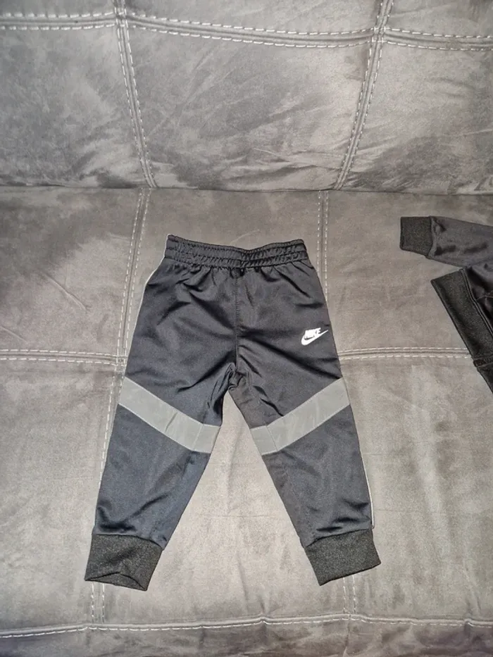 Ensemble nike 12 mois - photo numéro 3