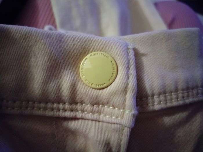 Jeans jaune clair "Kiabi" taille réglable 98% coton peu porté - photo numéro 2