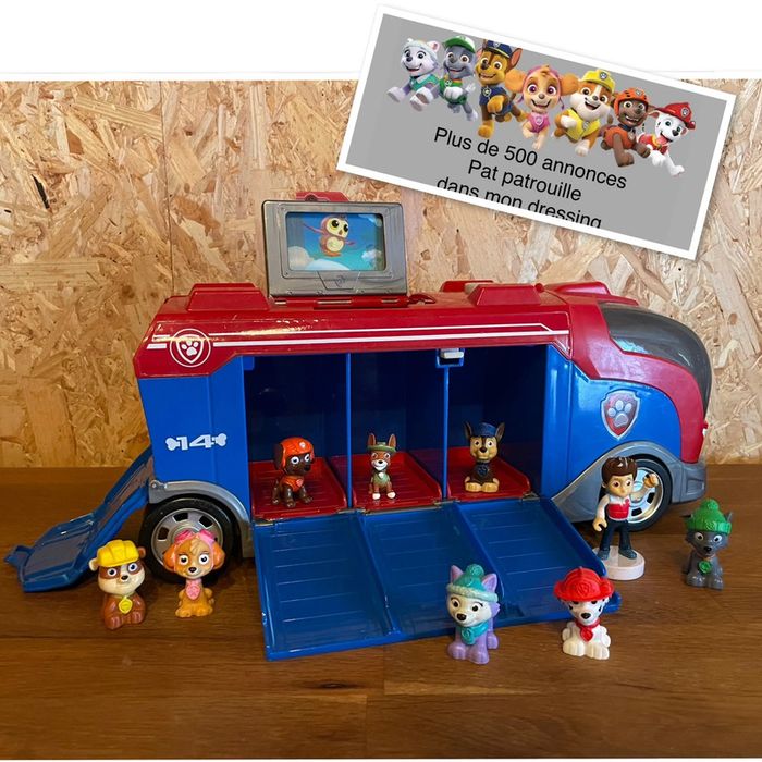 Camion Mission Cruiser sonore avec sa carte magique avec 9 personnages