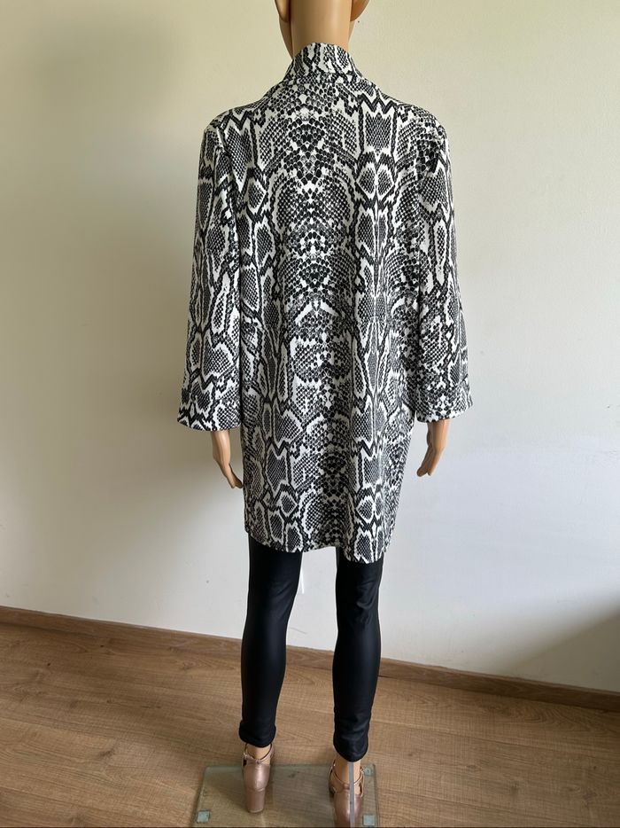 Veste imprimée mi longue taille unique jamais portée - photo numéro 6