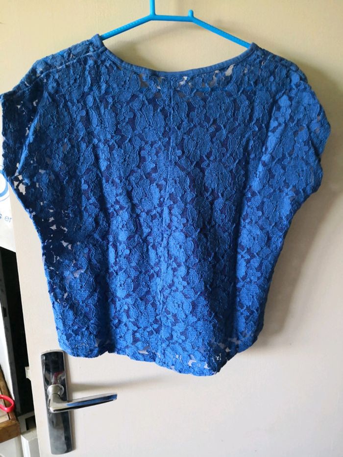 Haut en dentelle bleu - photo numéro 4