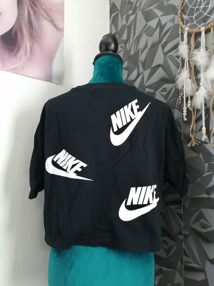 Tee-shirt noir crop top avec impression logo nike / nike authentique / (M) - photo numéro 2