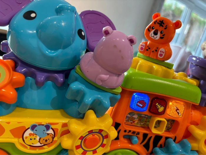 Petit train des animaux interactif à engrenages - Vtech - photo numéro 12