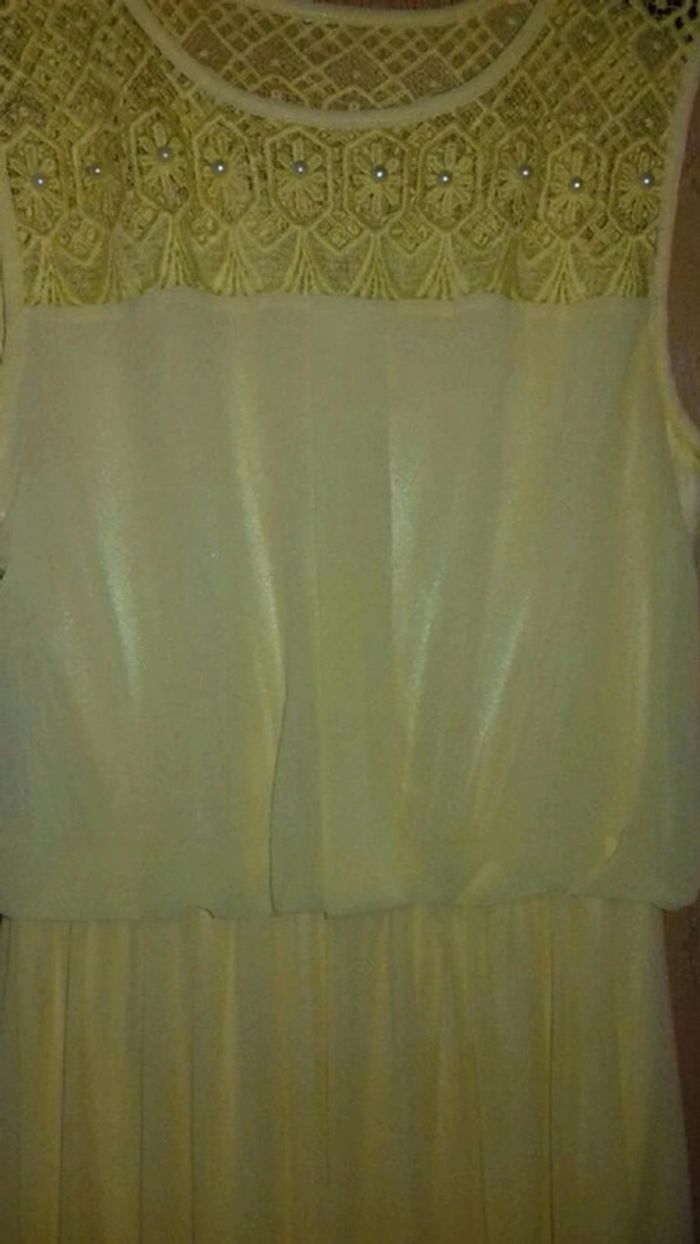 Robe longue jaune doublée dentelle et perles taille 38 - photo numéro 3