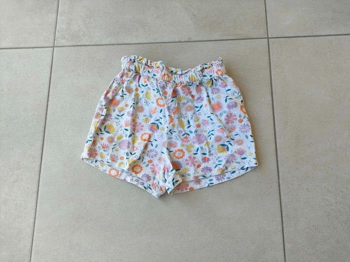 Short fleuri - Taille 5 ans