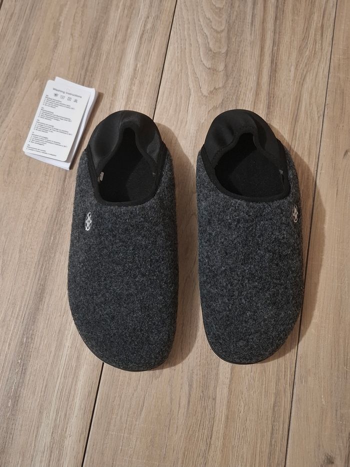 Chaussons pantoufles Mixte homme femme avec maintien gris anthracite - photo numéro 3