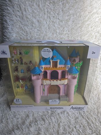 Chateau disney little animator princesse Aurore de luxe disneyland paris