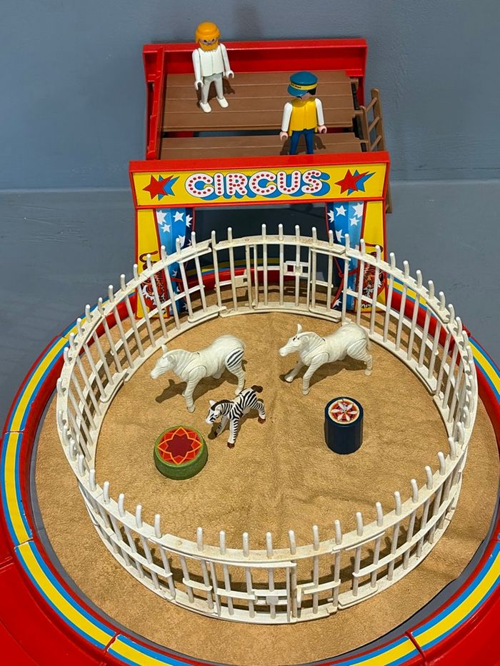 Playmobil cirque circus avec cage gradin animaux personnages et accessoires - photo numéro 5